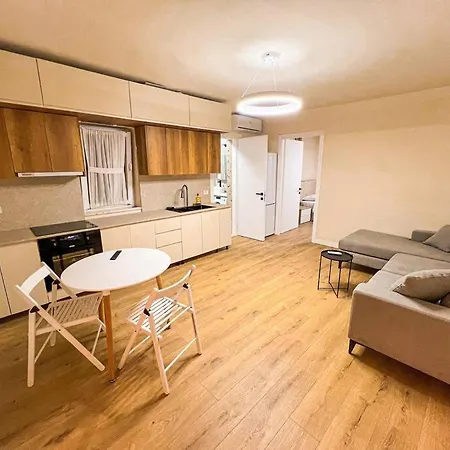 Cozy Centre Rest 2br *