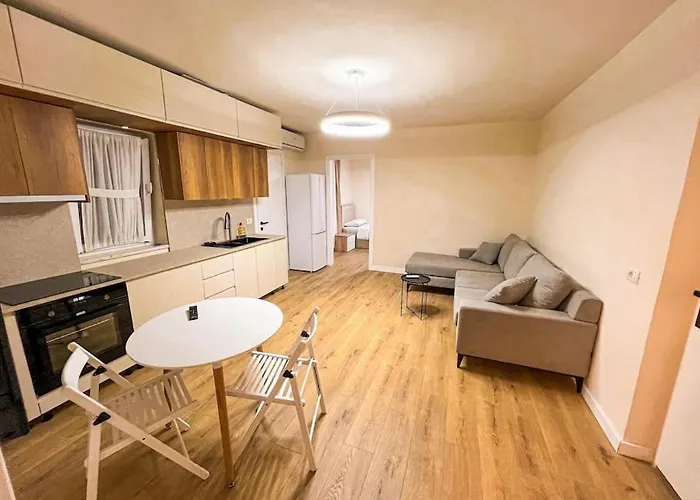 Cozy Centre Rest 2br Apartmán Tirana